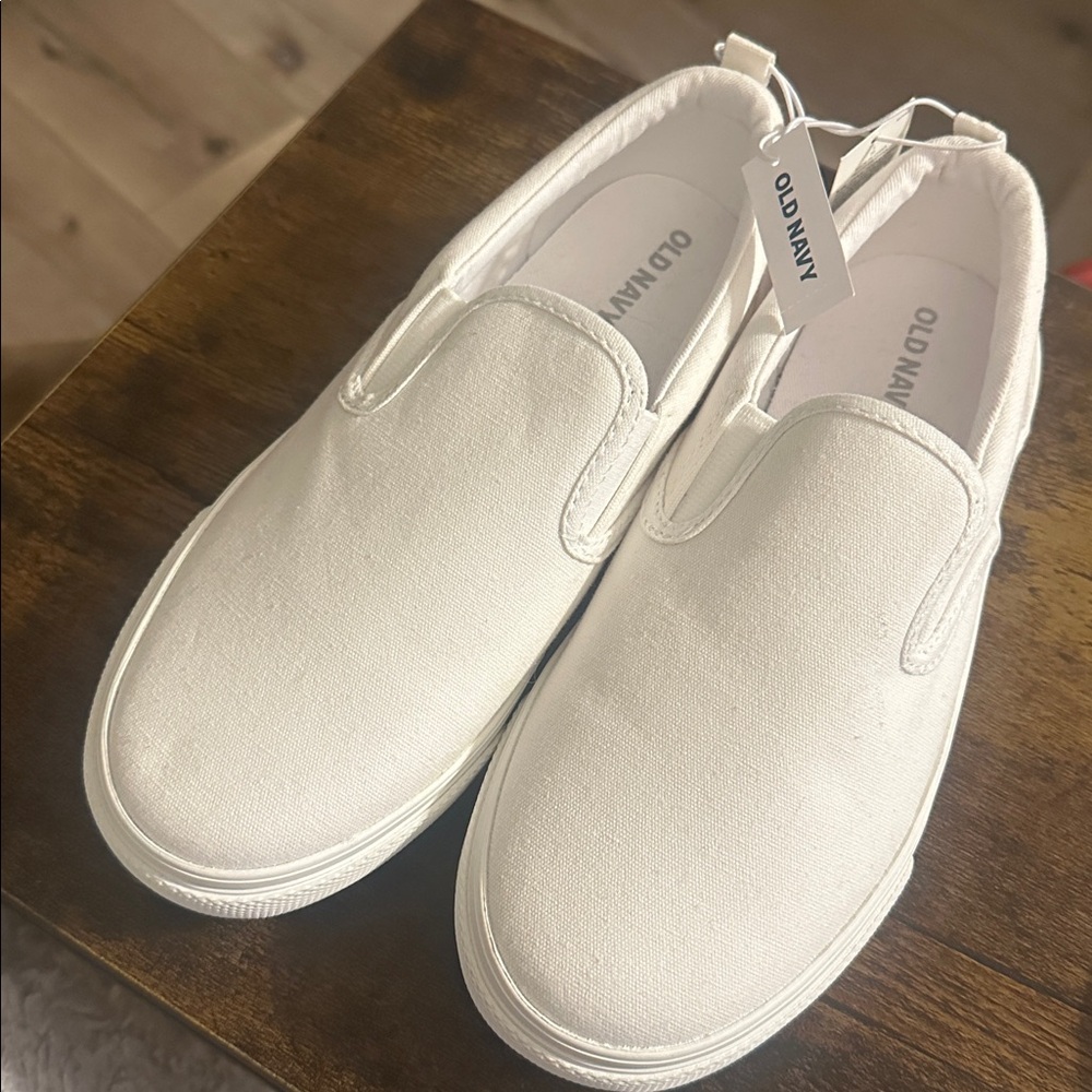 Old Navy White Kids Slip-On Sneakers Size 3